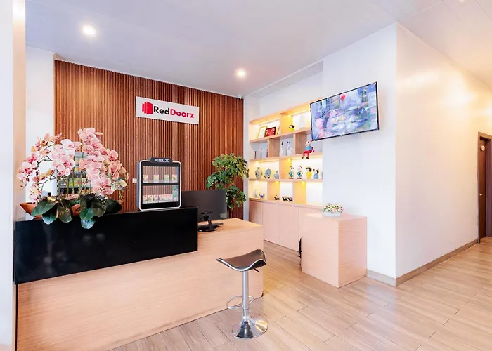 Reddoorz Near Taman Palem Hotel Jakarta